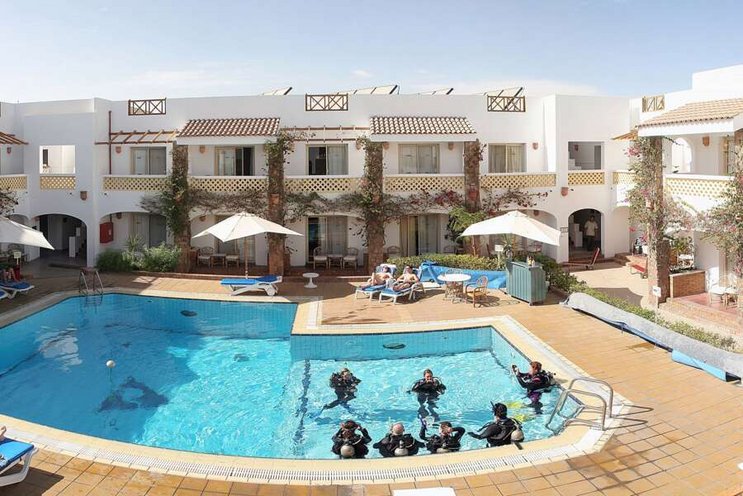 Camel Dive Club & Hotel